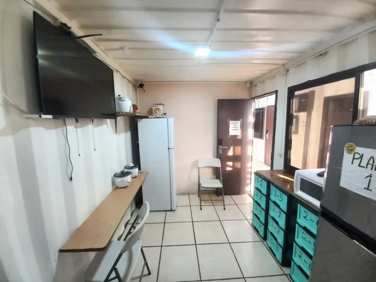 Vista de la cocina pequeña de Pension Bellotas